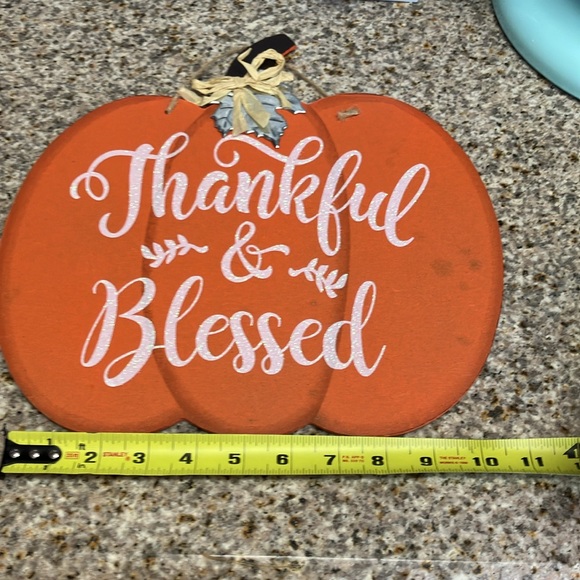 Fall wood pumpkin farmhouse sign with sparkling letters - Picture 4 of 5